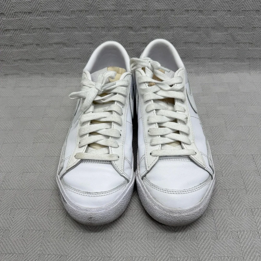 Nike Blazer Low Shoes Womens Size 7.5 White Leather‎ Low Top Sneakers DC4769-101